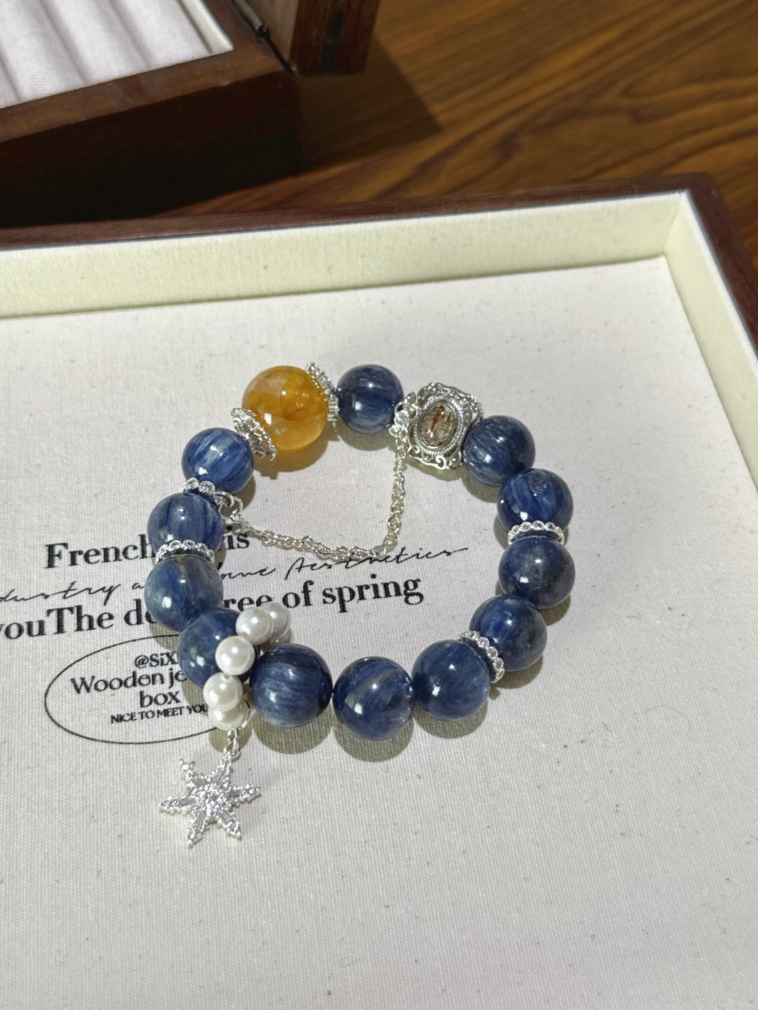 ▫️▪️ Aquamarine yellow gum flower magic box bracelet
